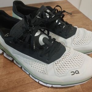 ON Cloud Men’s Cloudboom Size 12 Lightweight White/Green/Black. Pristine.